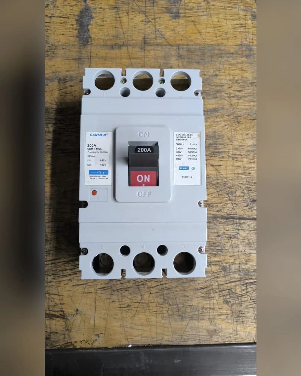 Cx Mold CDM1-400L/3300 200A