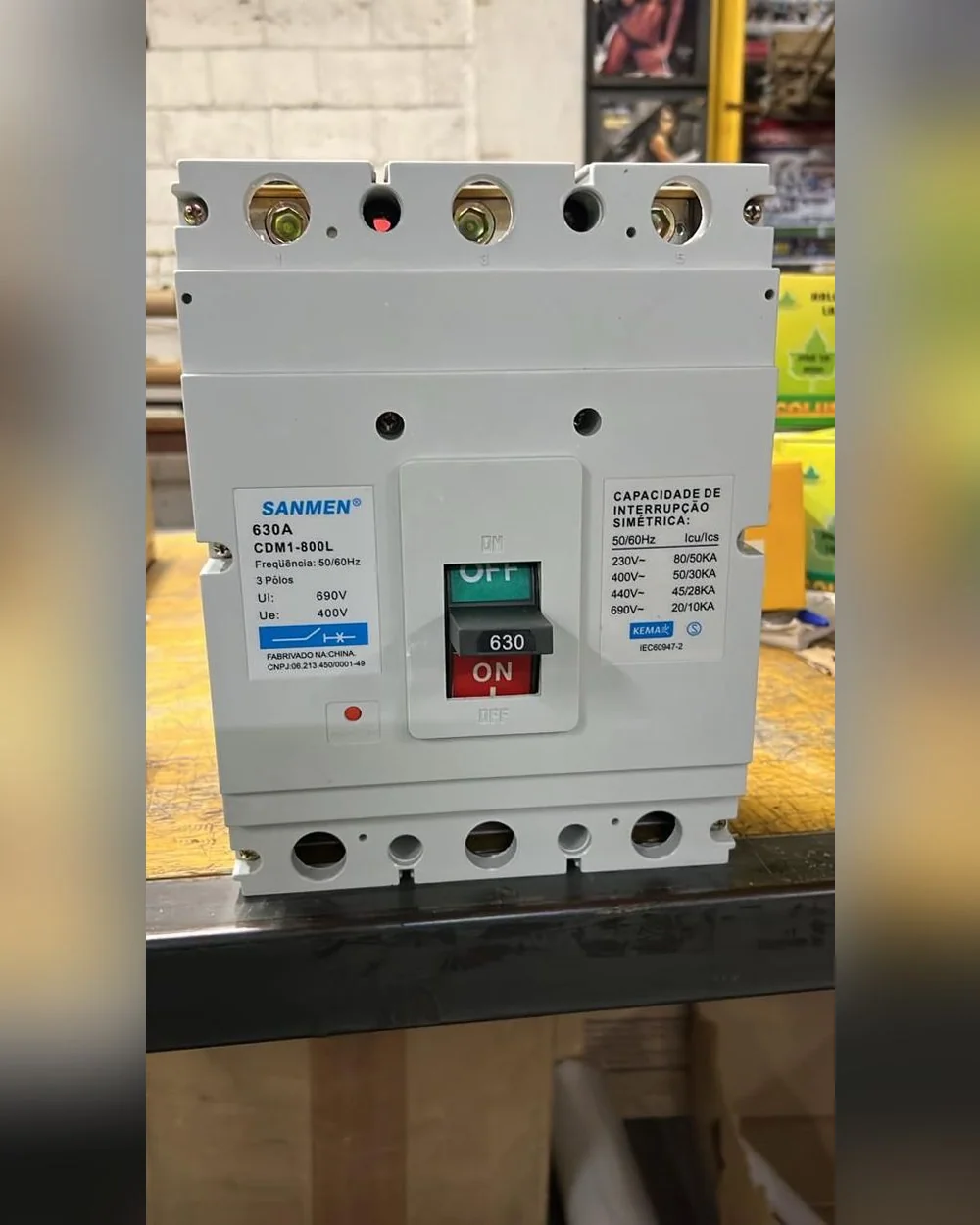 Cx Mold CDM1-800L/3300 630A