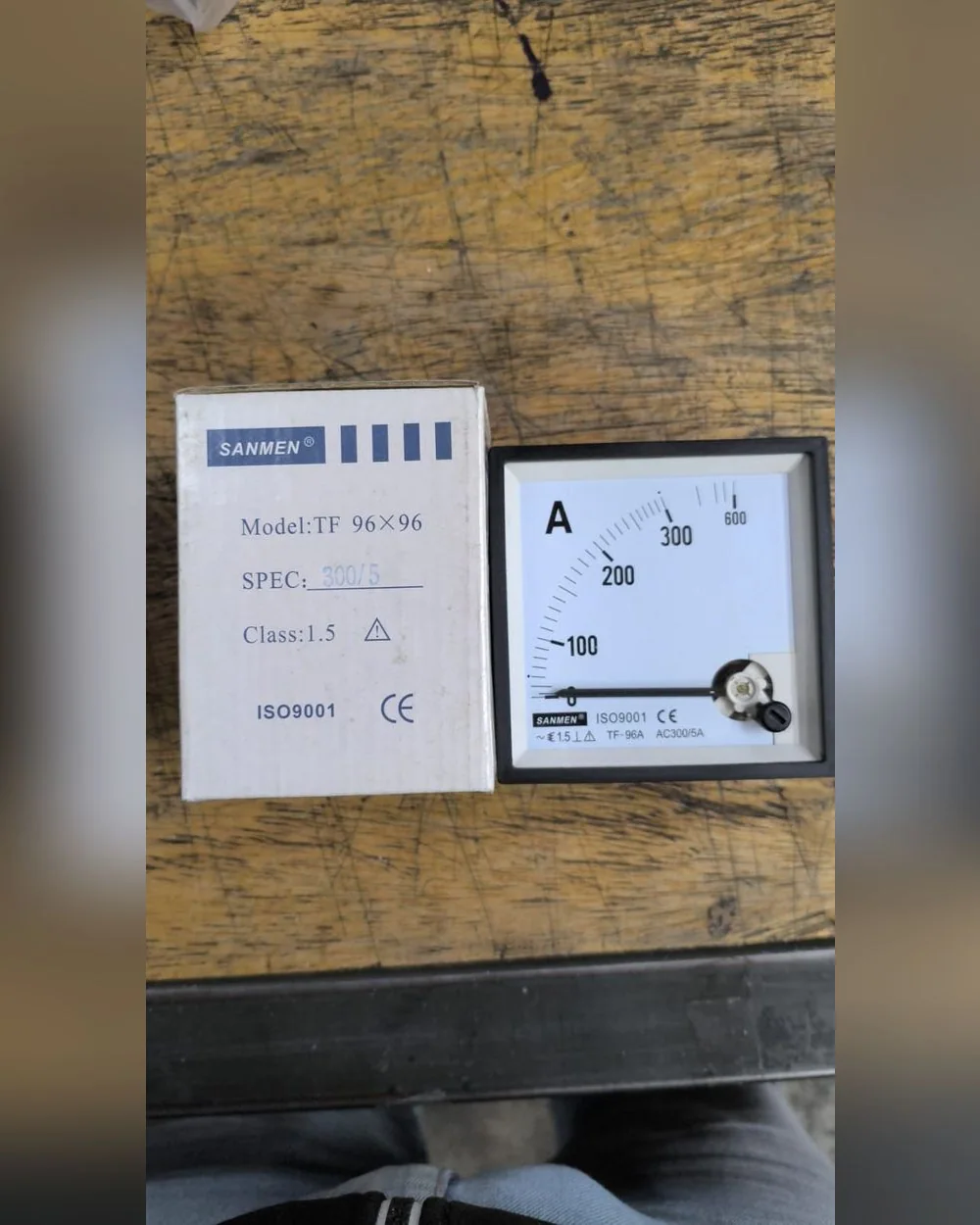 Amperímetro 96X96 300A